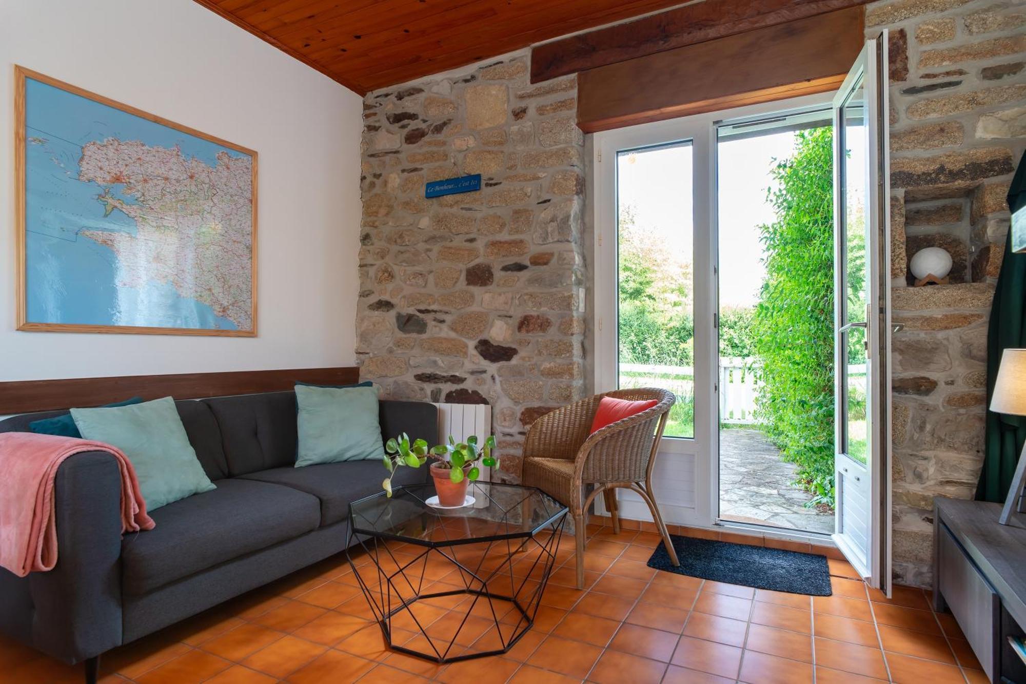 Loustic Plomodiern Exterior foto